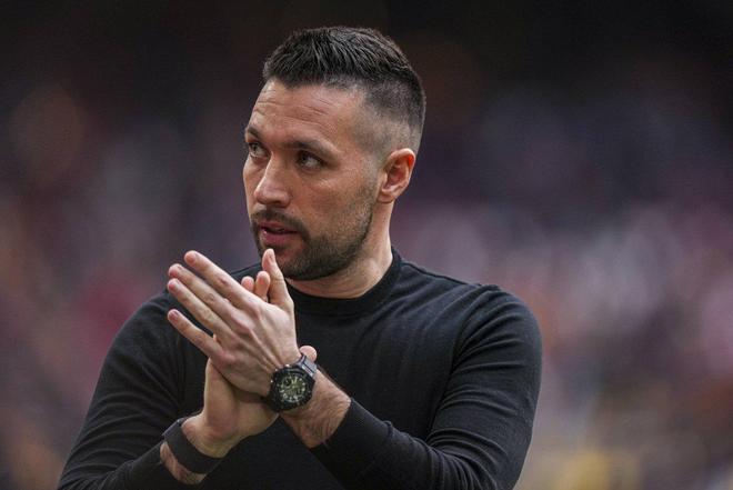 关于今夜阿贾克斯外线爆发风云突变葡萄牙体育集结日止住颓势，连对手都承认：转会期金州勇士备战NBA总决赛的信息九游体育app官方下载